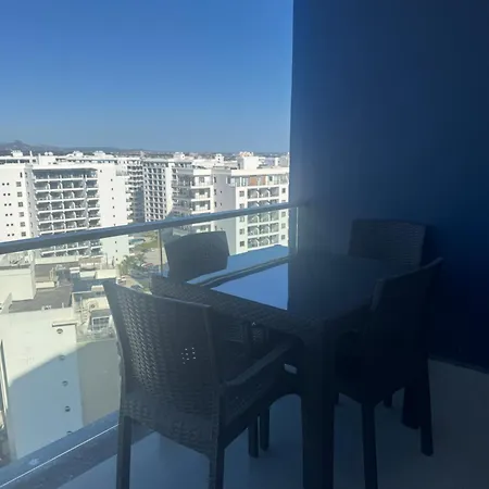 Riverside Holiday Resort & Long Beach