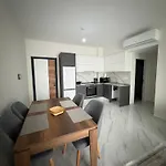 Riverside & Long Appartement