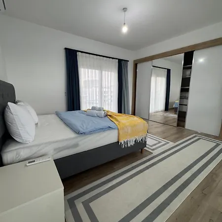 Long - Riverside Luxury *