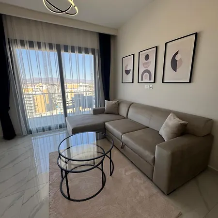 Long - Riverside Luxury Apartment *