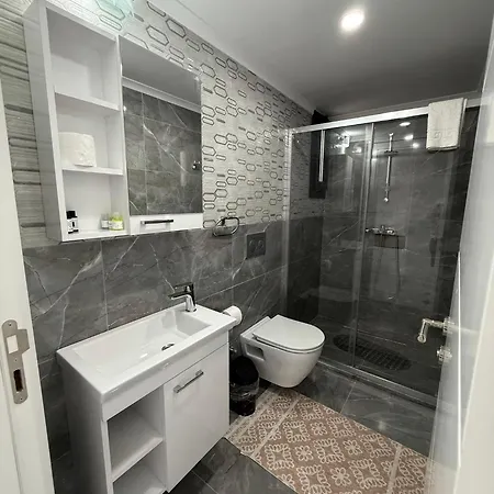 Riverside Life דירה