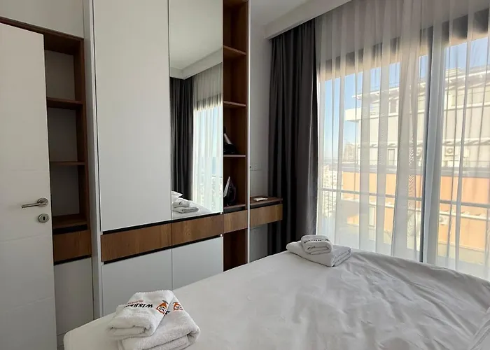 Riverside & Long Apartment