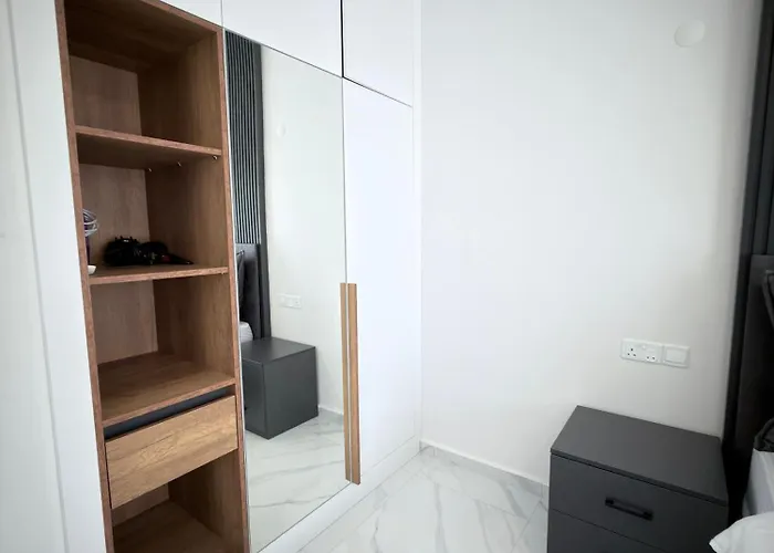 Apartment Riverside & Long