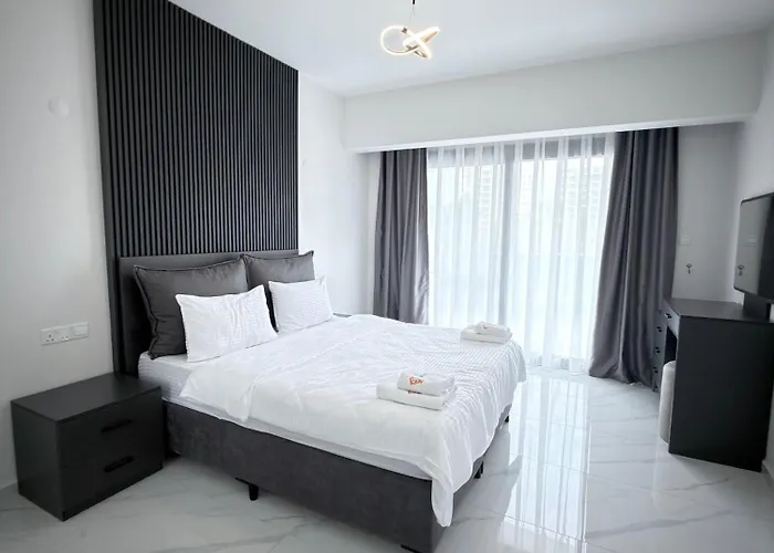 Apartment Riverside & Long *